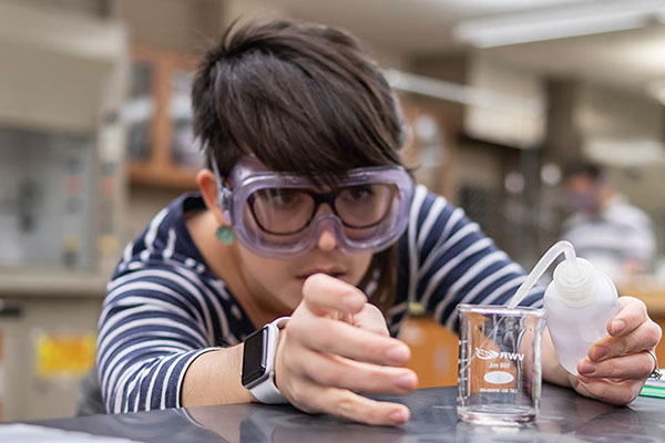 Seattle Central student in a lab class