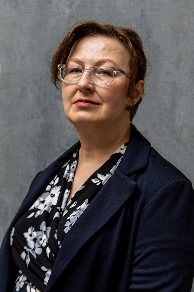 Headshot of Irina Berndt